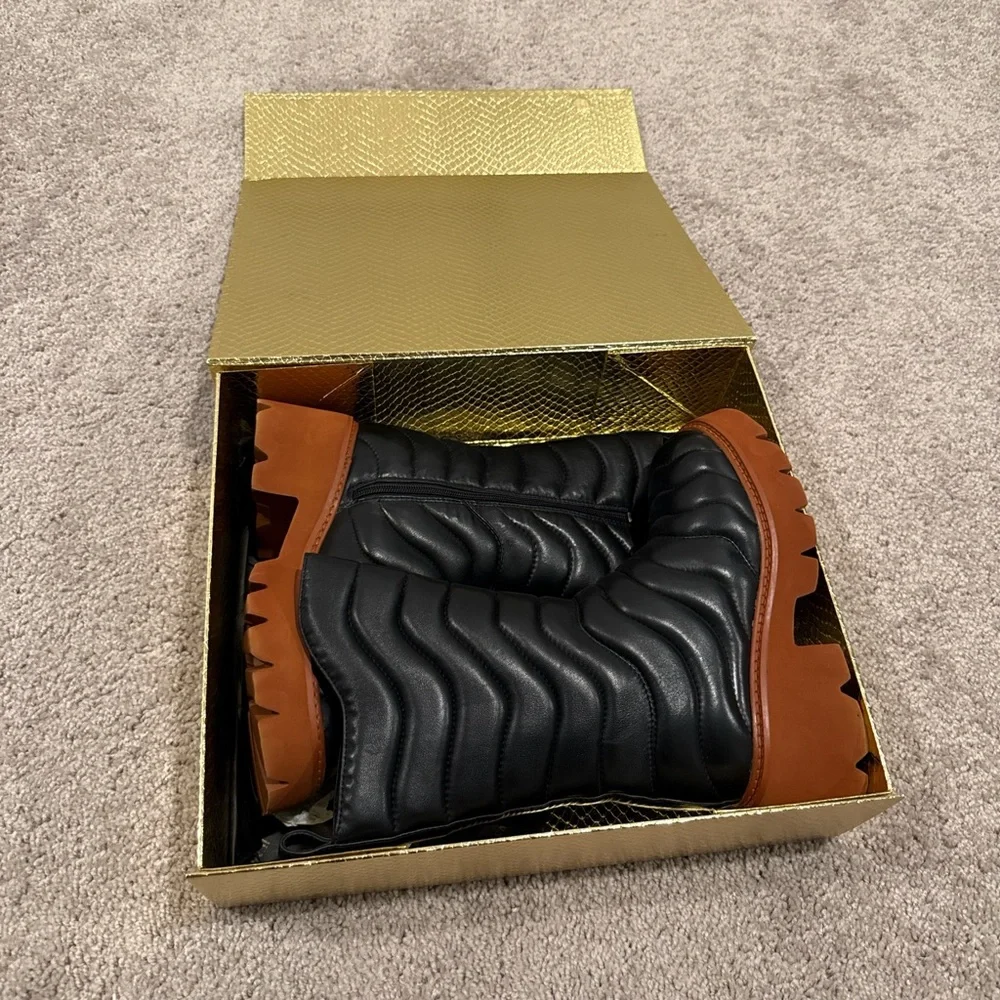 Boot - Picture 7 of 9